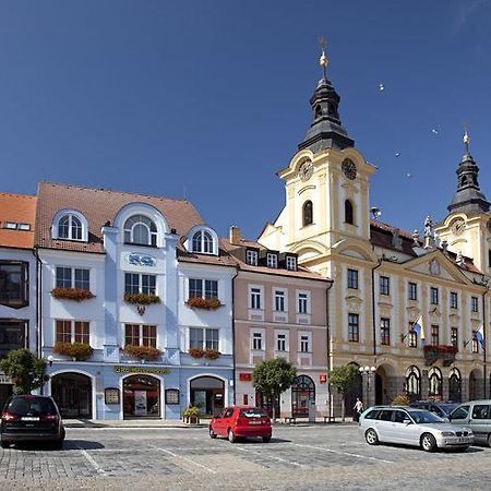 Hotel City Pisek Exteriör bild